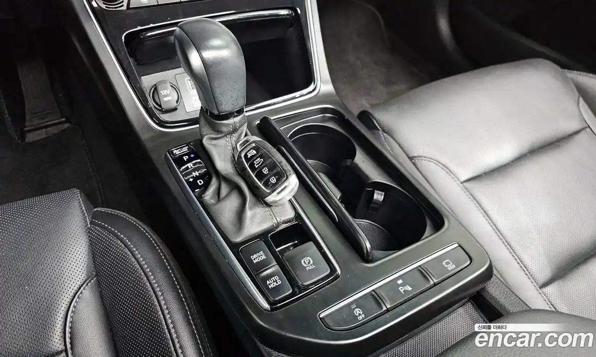 Hyundai Grandeur 2018 2.2 Автомат в Москве № 48743, фото 18