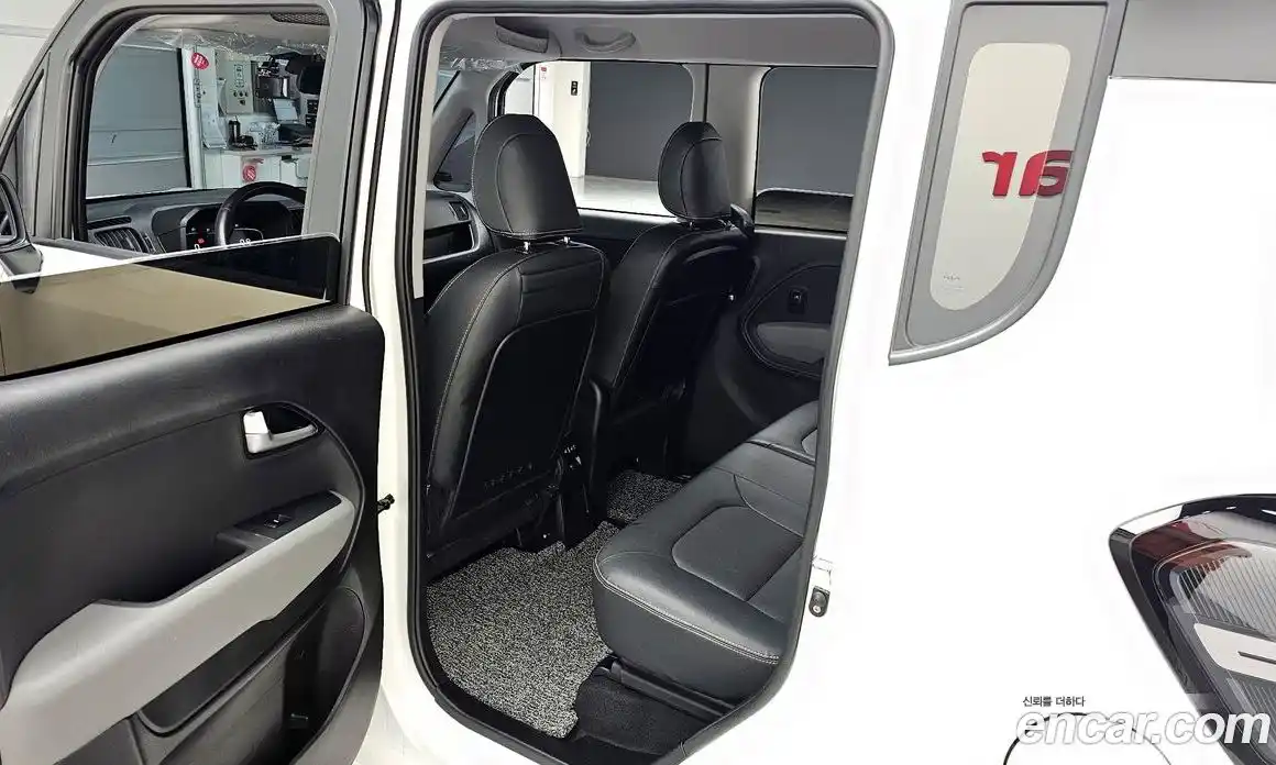 Kia Ray 2023 1.0 Автомат в Москве № 52676, фото 9