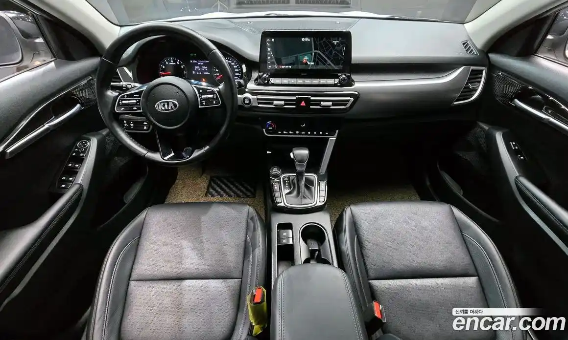 Kia Seltos 2021 1.6 Автомат в Москве № 54273, фото 3