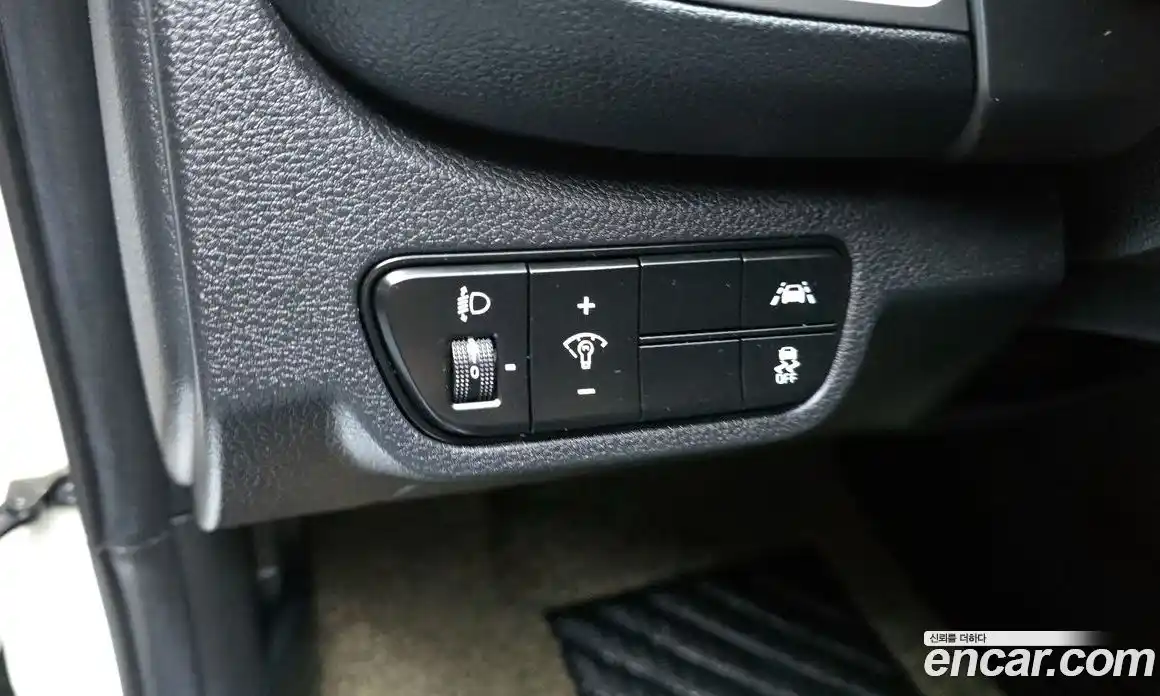 Kia Seltos 2021 1.6 Автомат в Москве № 54273, фото 4