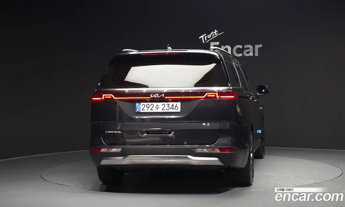 Kia Canival 2023 3.5 Автомат в Москве № 756, фото 13