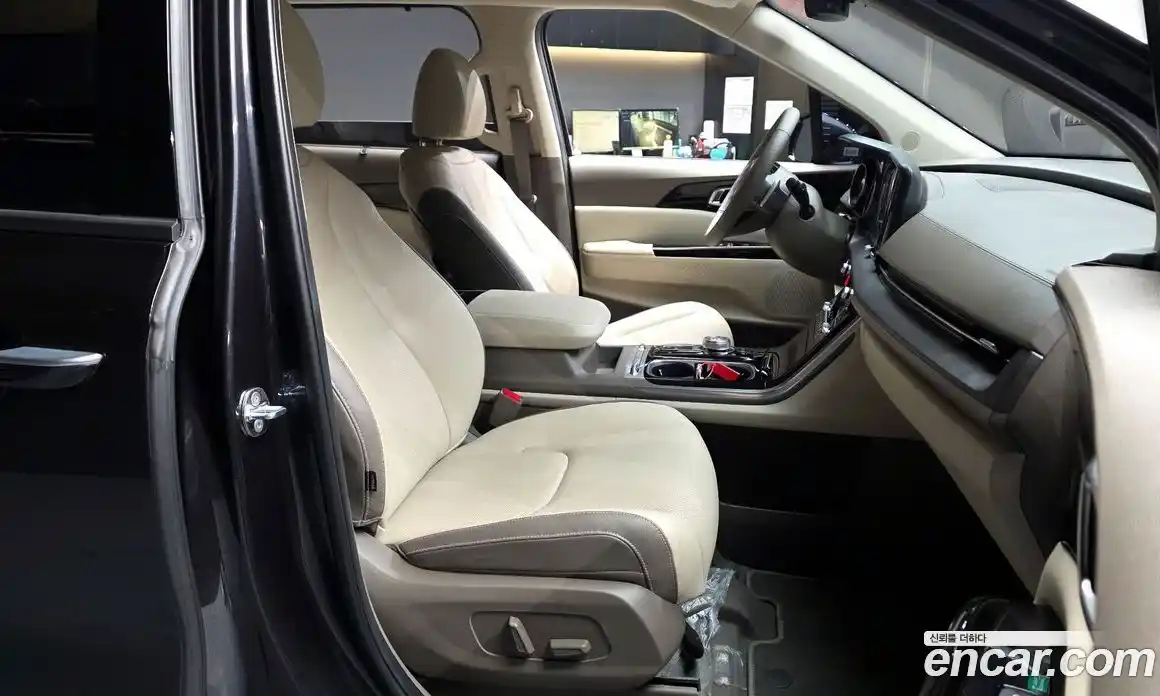 Kia Canival 2023 3.5 Автомат в Москве № 756, фото 6