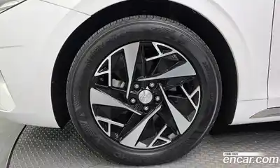 Hyundai Grandeur 2022 2.4 Автомат в Москве № 108939, миниатюра 9