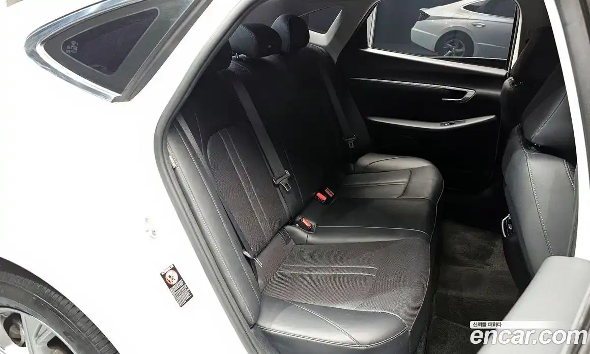 Hyundai Sonata 2020 2.0 Автомат в Москве № 113378, фото 17