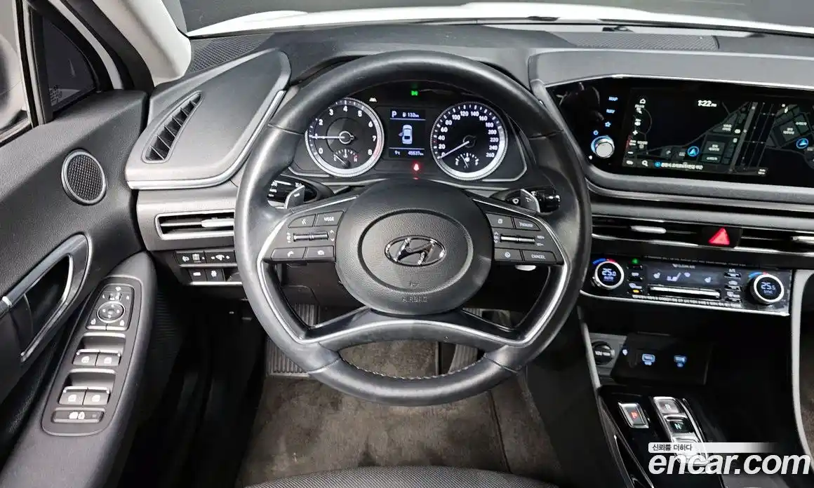 Hyundai Sonata 2020 2.0 Автомат в Москве № 113378, фото 18