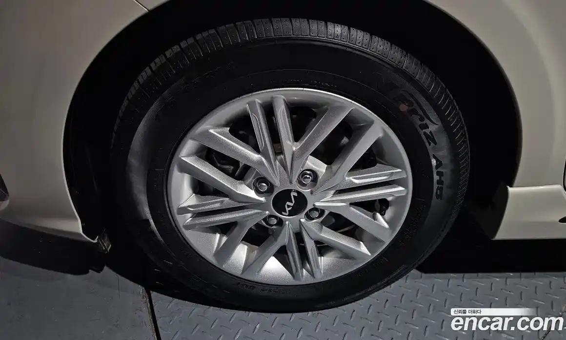 Kia Morning 2023 1.0 Автомат в Москве № 115707, фото 3