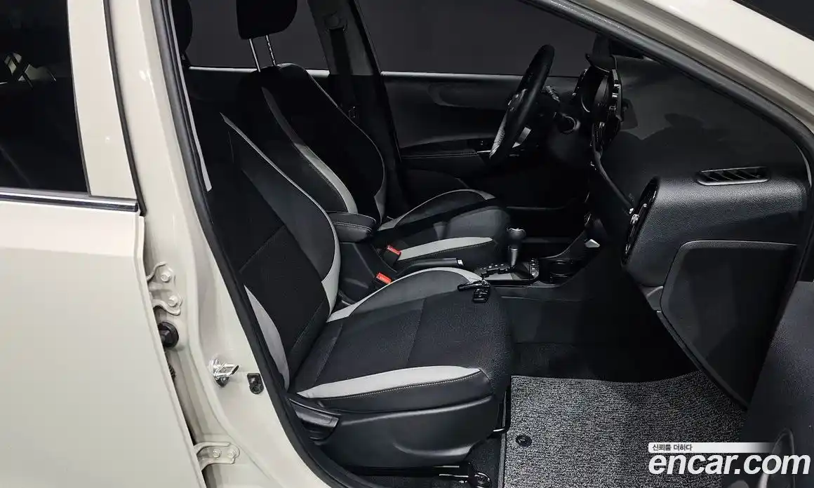 Kia Morning 2023 1.0 Автомат в Москве № 115707, фото 4