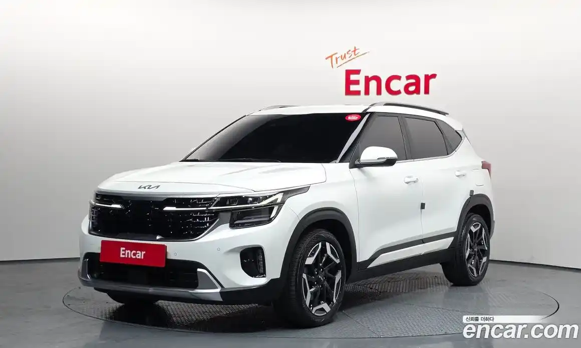 Kia Seltos 2023 1.6 Автомат в Москве № 122244, фото 1