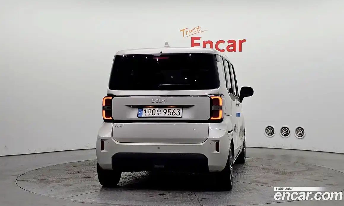 Kia Ray 2023 1.0 Автомат в Москве № 123546, фото 16