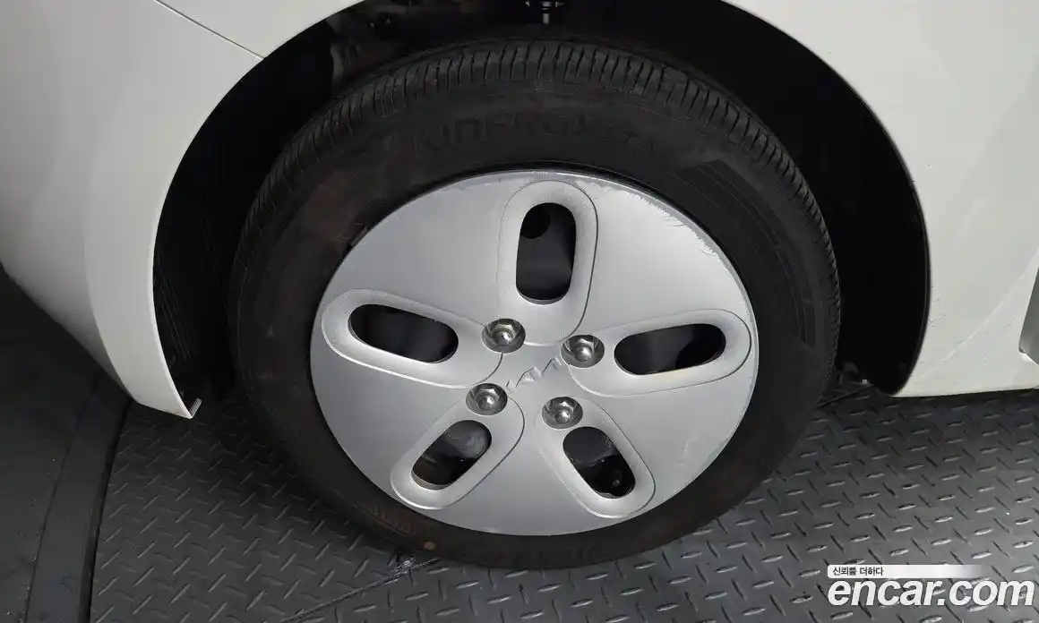 Kia Ray 2023 1.0 Автомат в Москве № 131424, фото 10