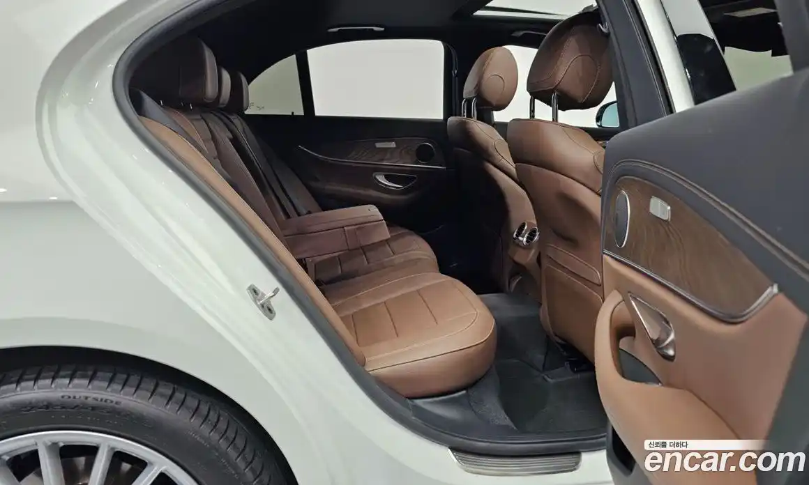 Mercedes-Benz E-Class 2022 2.0 Автомат в Москве № 139951, фото 12