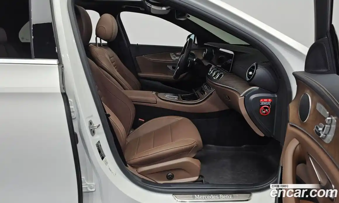 Mercedes-Benz E-Class 2022 2.0 Автомат в Москве № 139951, фото 18