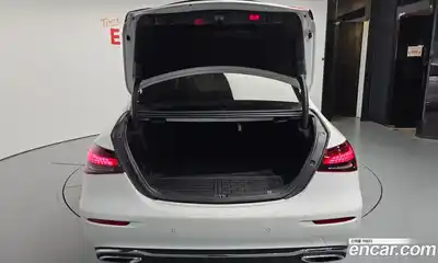 Mercedes-Benz E-Class 2022 2.0 Автомат в Москве № 139951, миниатюра 5
