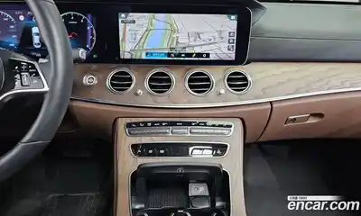 Mercedes-Benz E-Class 2022 2.0 Автомат в Москве № 139951, миниатюра 9