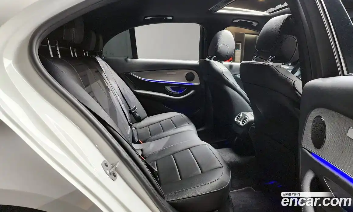 Mercedes-Benz E-Class 2020 2.0 Автомат в Москве № 140110, фото 11