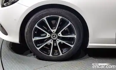 Mercedes-Benz E-Class 2020 2.0 Автомат в Москве № 140110, миниатюра 2