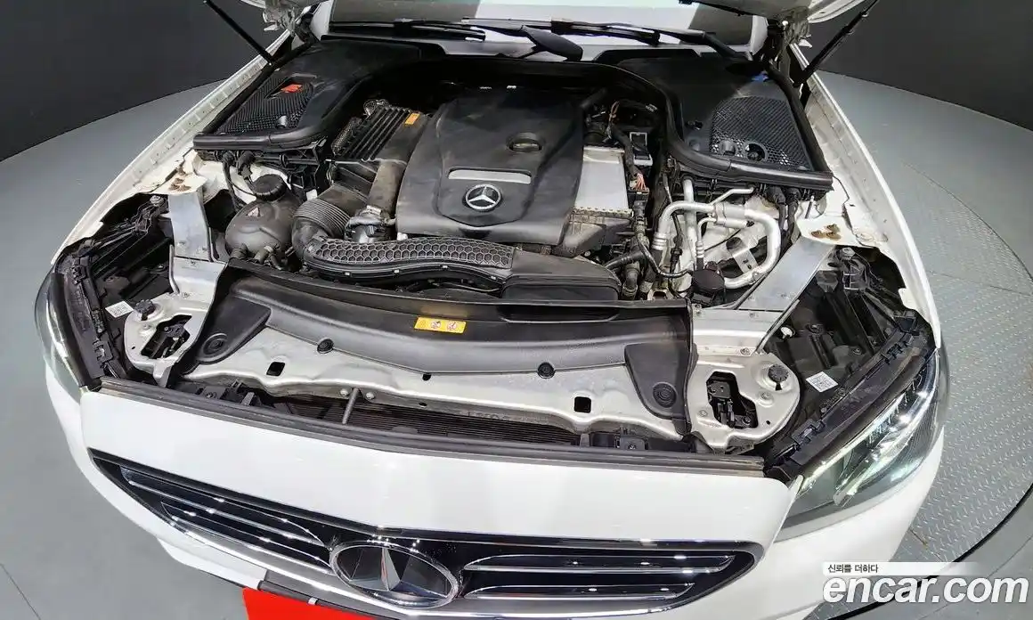 Mercedes-Benz E-Class 2020 2.0 Автомат в Москве № 140110, фото 3