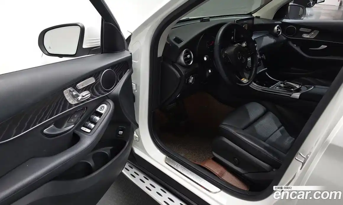 Mercedes-Benz GLC-Class 2019 2.0 Автомат в Москве № 141981, фото 19