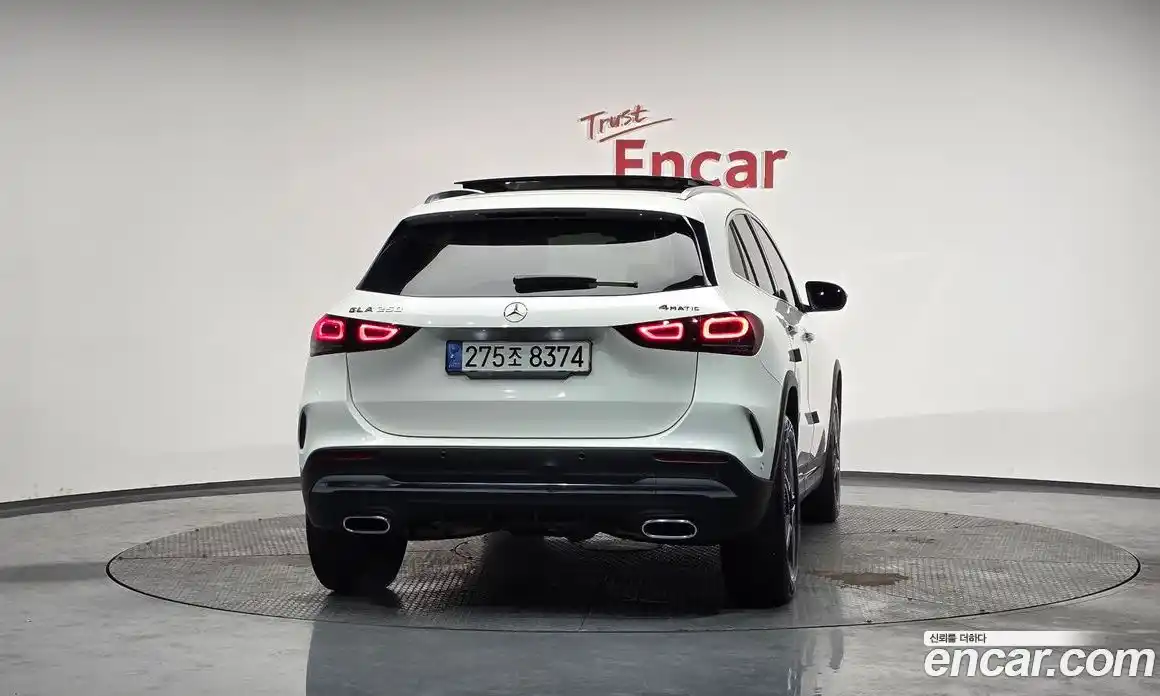 Mercedes-Benz GLA-Class 2020 2.0 Автомат в Москве № 141988, фото 12