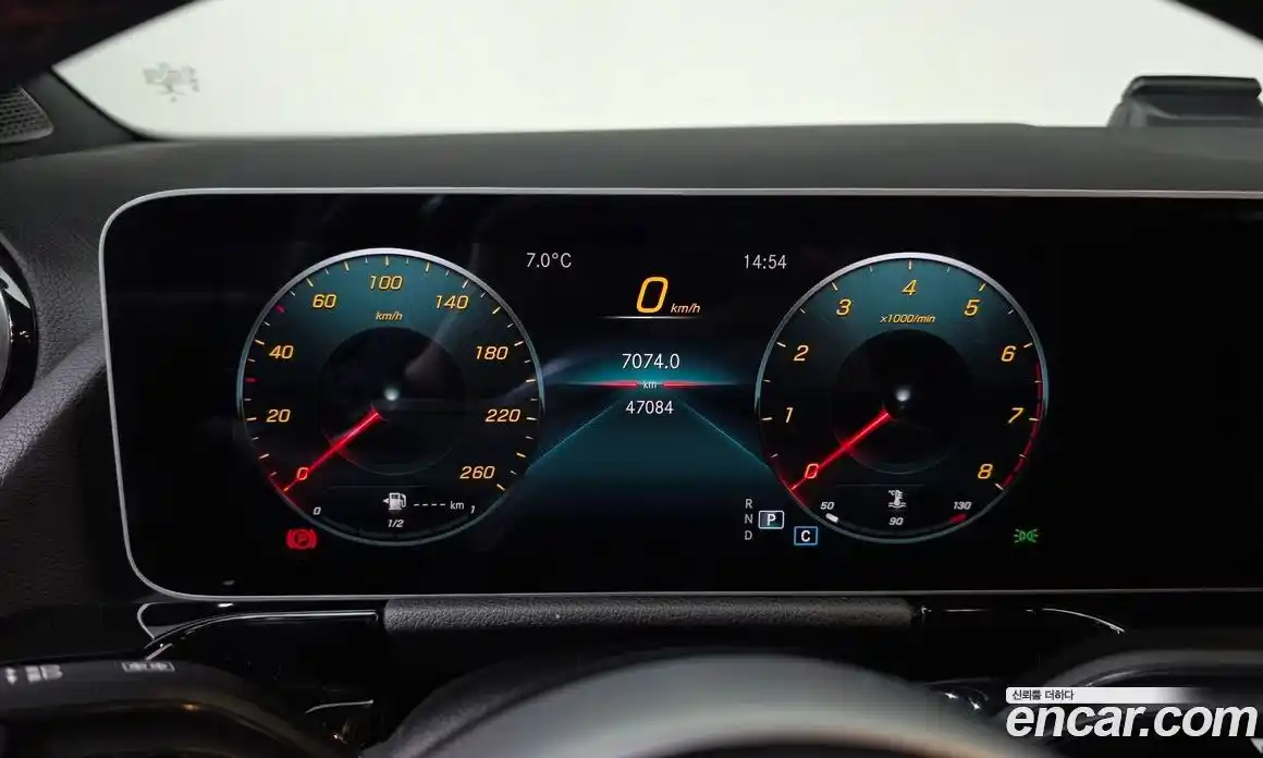 Mercedes-Benz GLA-Class 2020 2.0 Автомат в Москве № 141988, фото 15