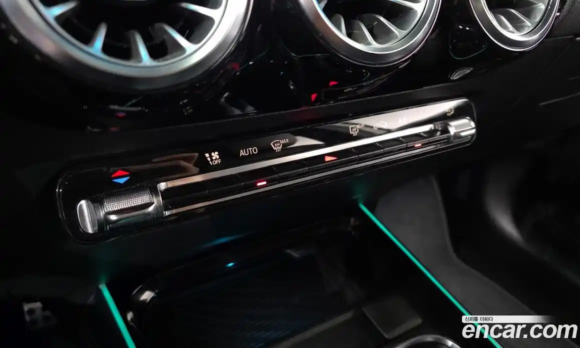 Mercedes-Benz GLA-Class 2020 2.0 Автомат в Москве № 141988, фото 19