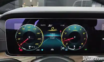 Mercedes-Benz E-Class 2022 2.0 Автомат в Москве № 143437, миниатюра 3