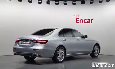Mercedes-Benz E-Class 2022 2.0 Автомат в Москве № 143437, миниатюра 4