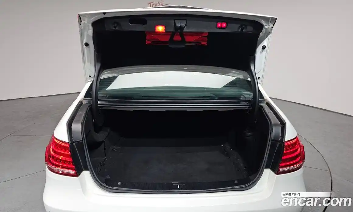 Mercedes-Benz E-Class 2015 3.5 Автомат в Москве № 145283, фото 12