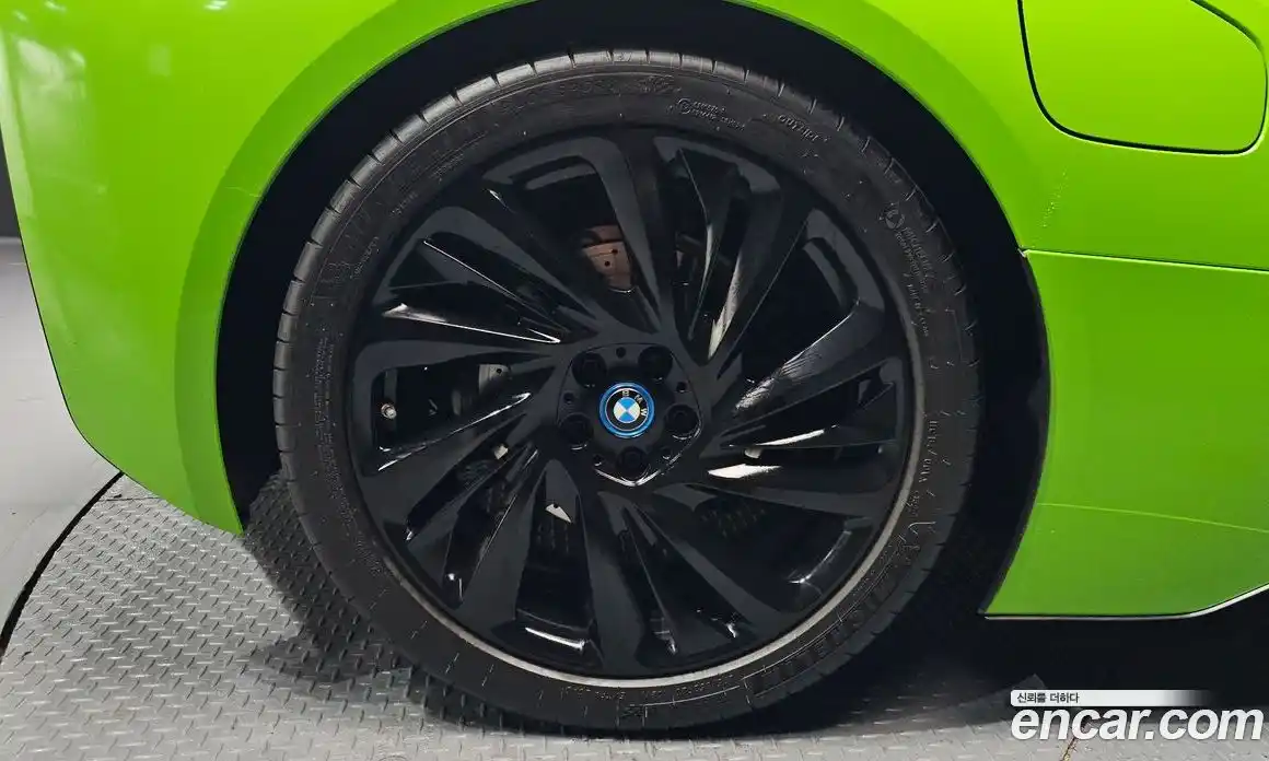 BMW i8 2015 1.5 Автомат в Москве № 158320, фото 17