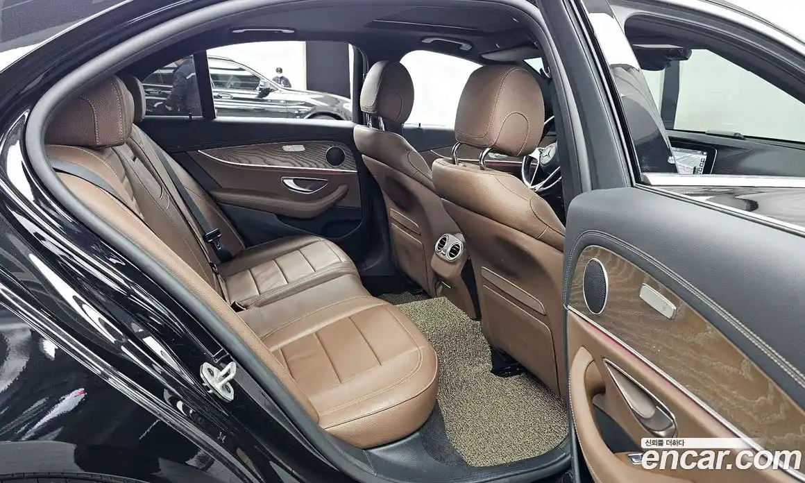 Mercedes-Benz E-Class 2021 1.9 Автомат в Москве № 162095, фото 12