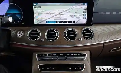 Mercedes-Benz E-Class 2021 1.9 Автомат в Москве № 162095, миниатюра 2