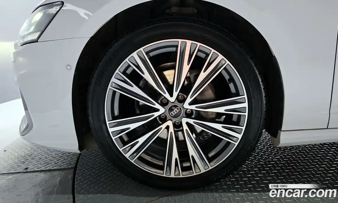 Audi A6 2023 2.0 Автомат в Москве № 162948, фото 13