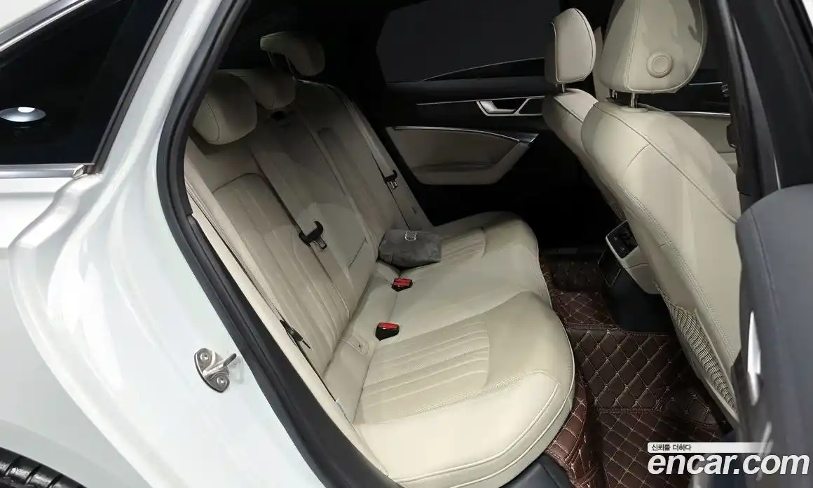 Audi A6 2023 2.0 Автомат в Москве № 162948, фото 16