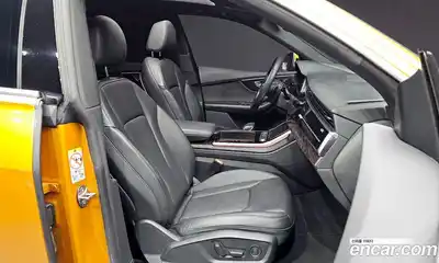 Audi Q8 2021 3.0 Автомат в Москве № 163089, миниатюра 3