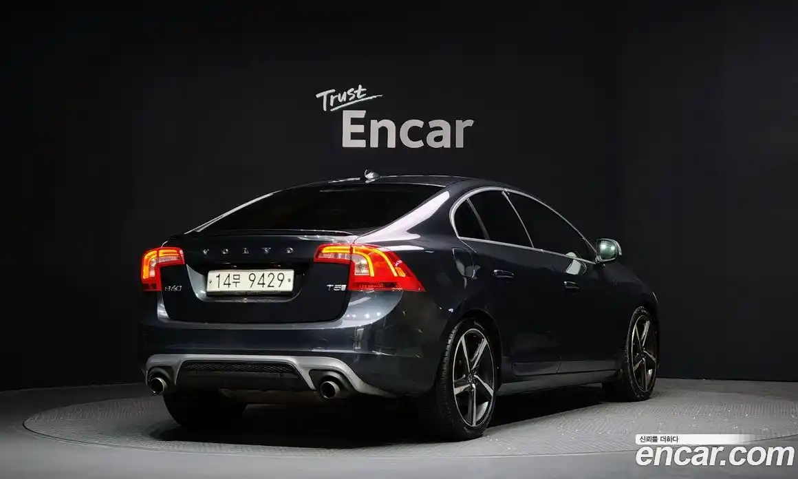 Volvo S60 2015 2.0 Автомат в Москве № 164673, фото 1