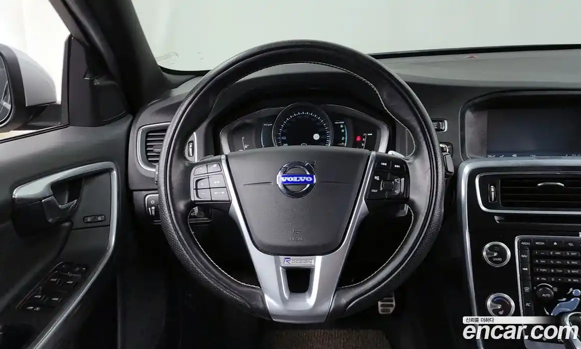 Volvo S60 2015 2.0 Автомат в Москве № 164673, фото 15