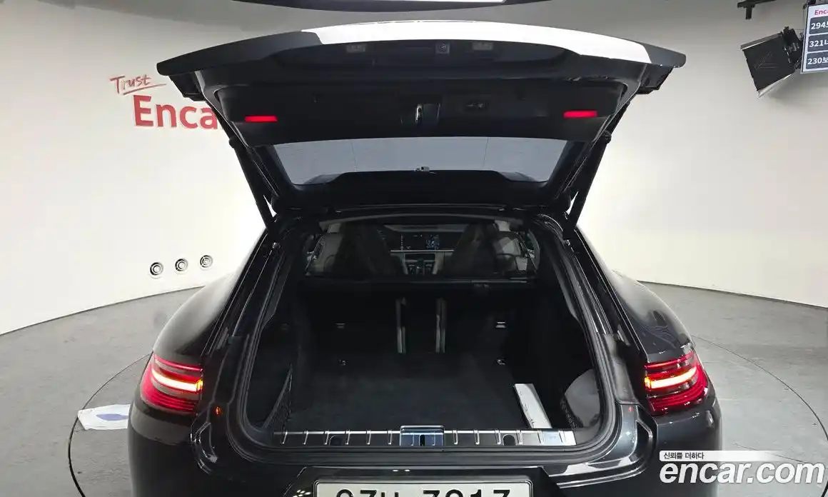 Porsche Panamera 2018 3.0 Автомат в Москве № 165298, фото 5