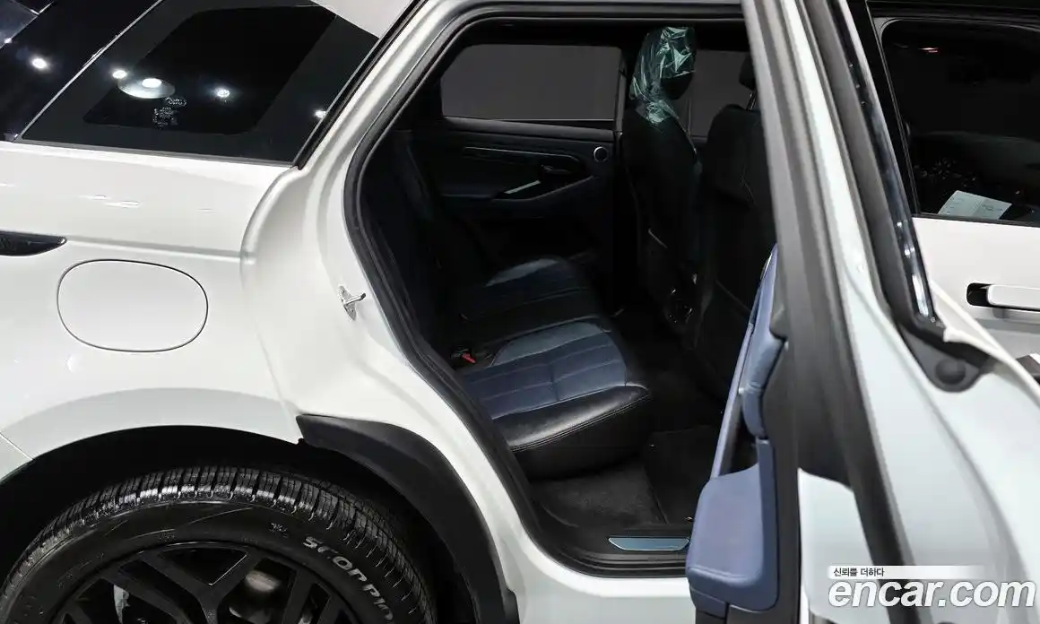 Land Rover Range-Rover Evoque 2021 2.0 Автомат в Москве № 166101, фото 8