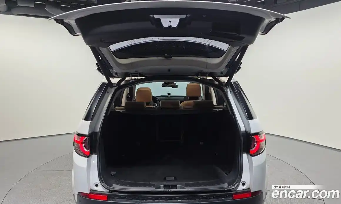 Land Rover Discovery Sport 2019 2.0 Автомат в Москве № 166620, фото 10