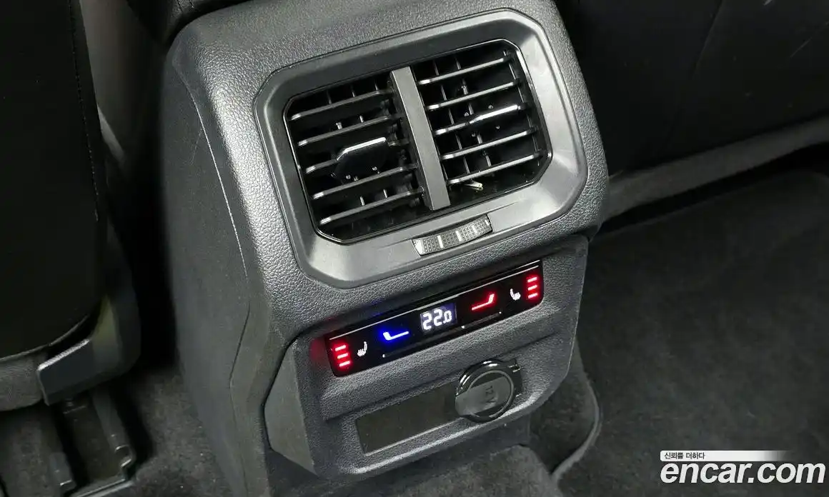 Volkswagen Tiguan 2023 2.0 Автомат в Москве № 168654, фото 8