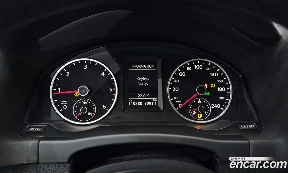 Volkswagen Tiguan 2013 2.0 Автомат в Москве № 168944, фото 14