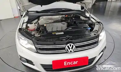 Volkswagen Tiguan 2013 2.0 Автомат в Москве № 168944, миниатюра 4