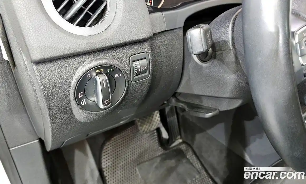 Volkswagen Tiguan 2013 2.0 Автомат в Москве № 168944, фото 5