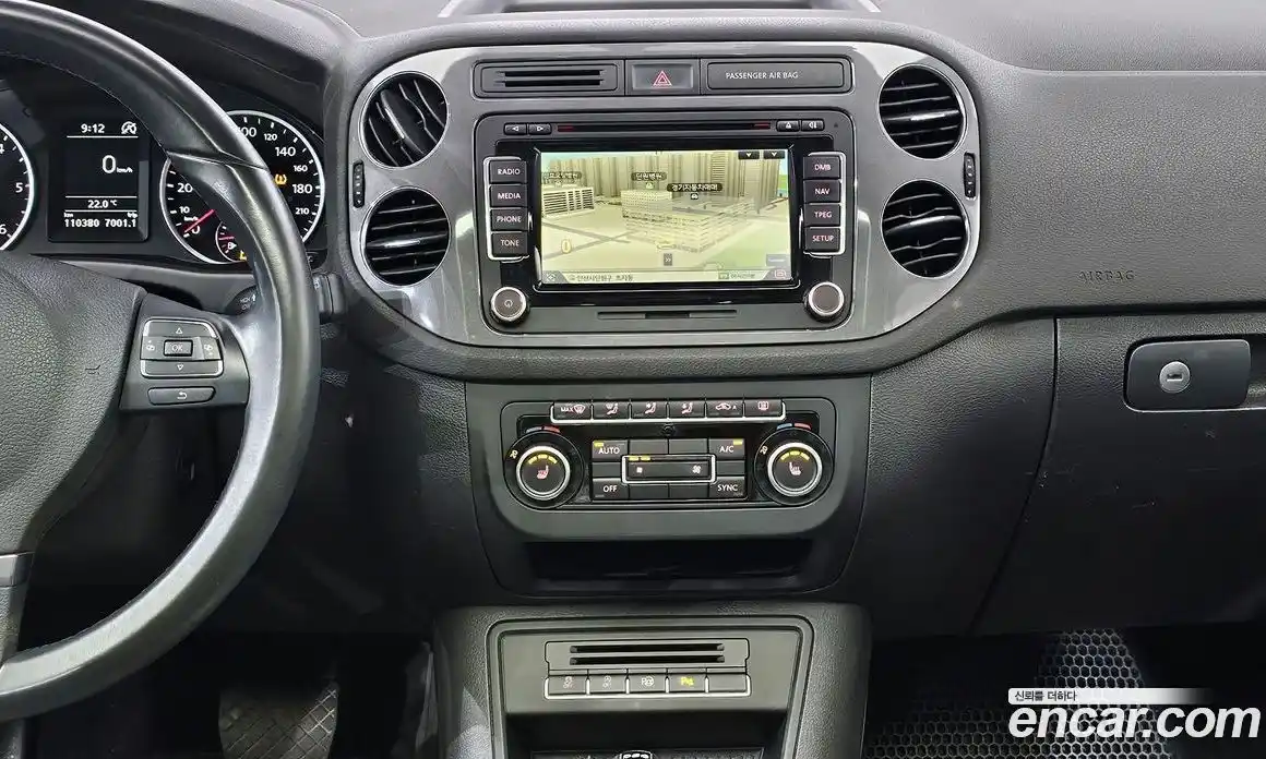 Volkswagen Tiguan 2013 2.0 Автомат в Москве № 168944, фото 9