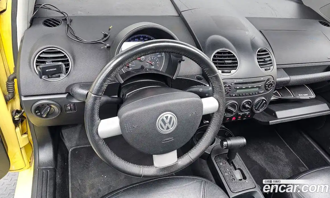 Volkswagen Beatle 2008 2.0 Автомат в Москве № 169006, фото 13