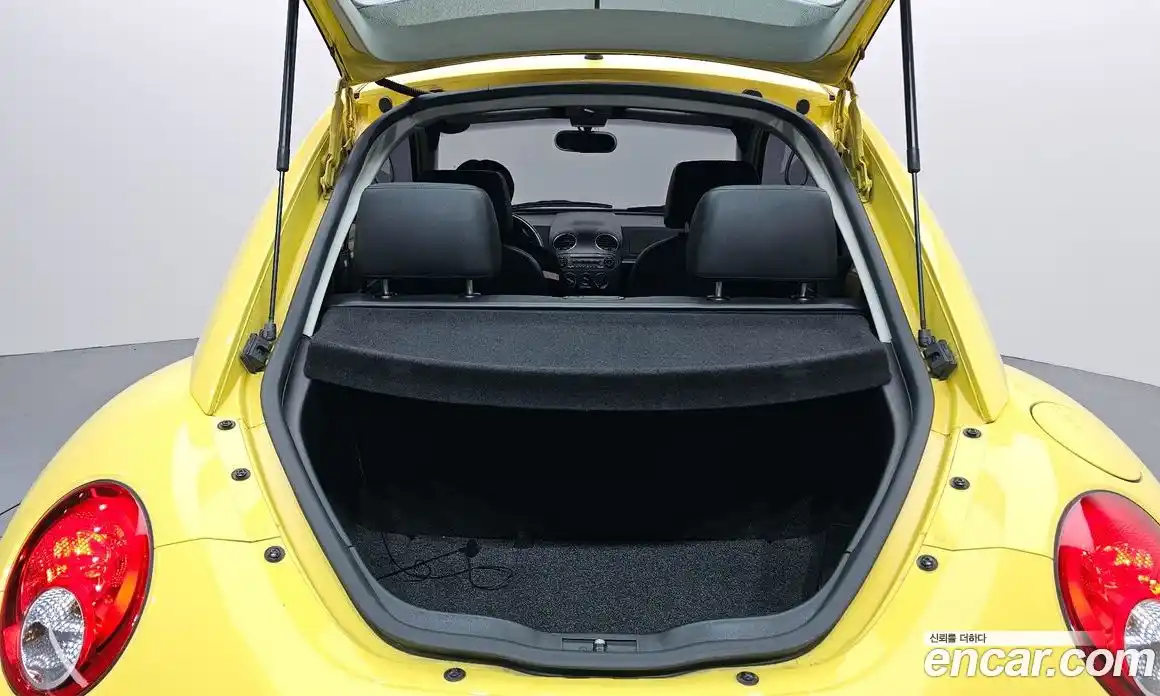 Volkswagen Beatle 2008 2.0 Автомат в Москве № 169006, фото 15