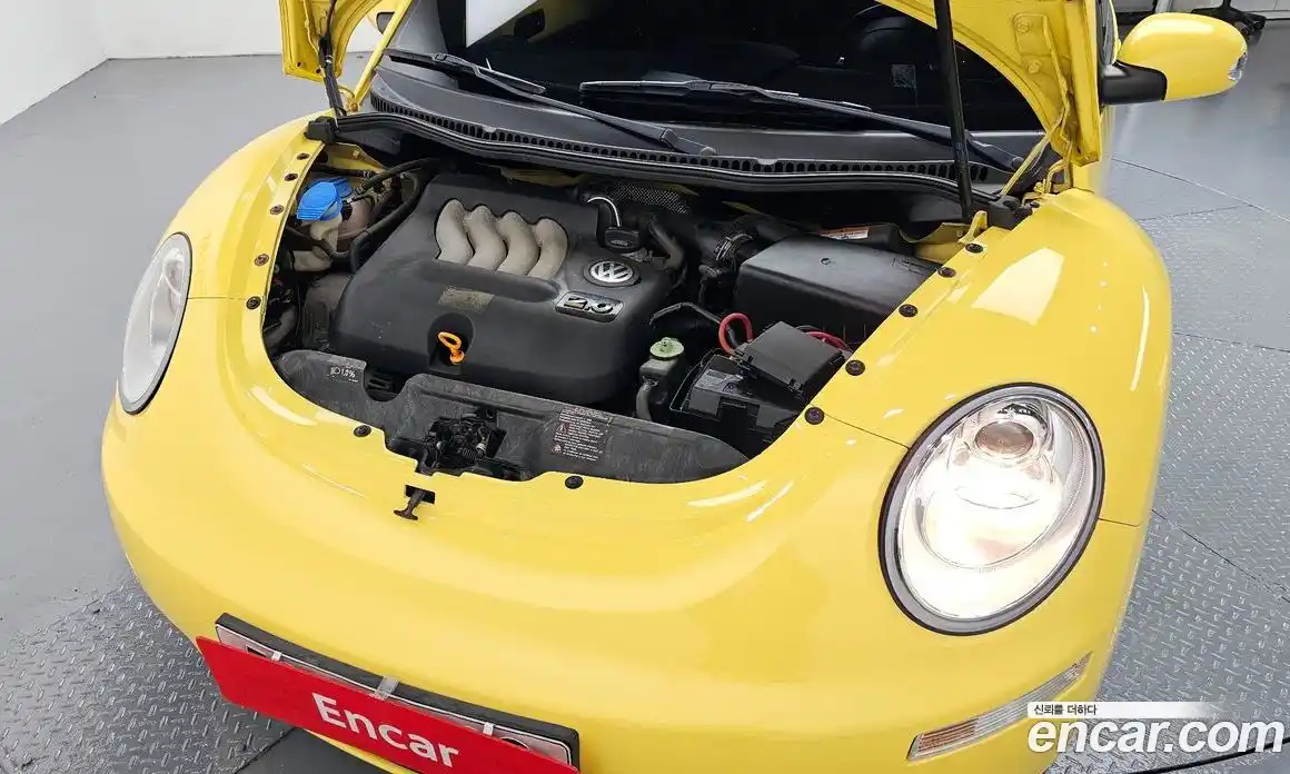 Volkswagen Beatle 2008 2.0 Автомат в Москве № 169006, фото 16