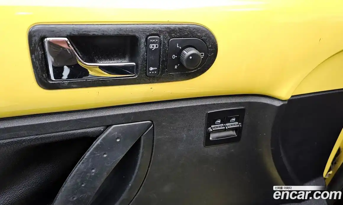 Volkswagen Beatle 2008 2.0 Автомат в Москве № 169006, фото 18