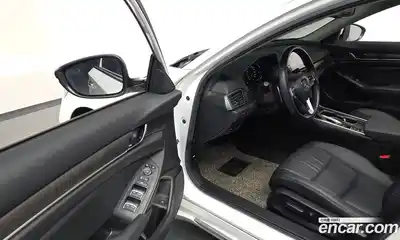Honda Accord 2021 1.5 Автомат в Москве № 170485, миниатюра 9