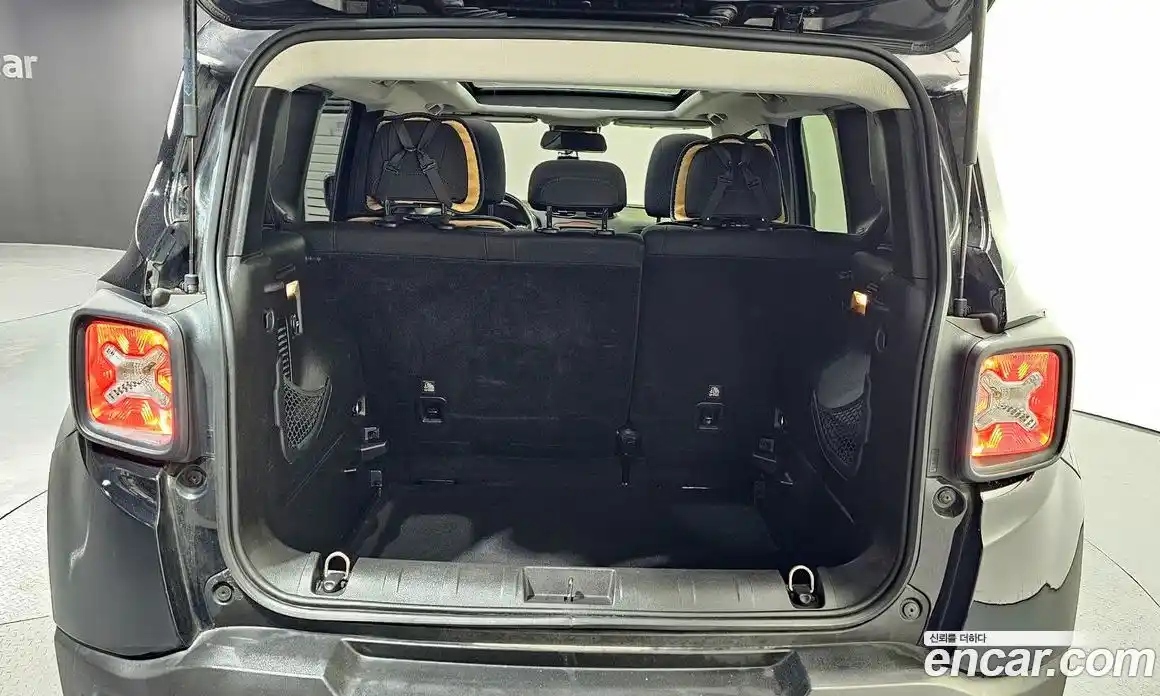 Jeep Renegade 2016 2.4 Автомат в Москве № 186765, фото 12